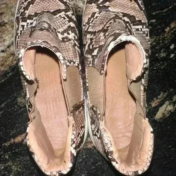 Women's Unbranded Sneakers, Size 7, Brown and White - Picture 3 of 6